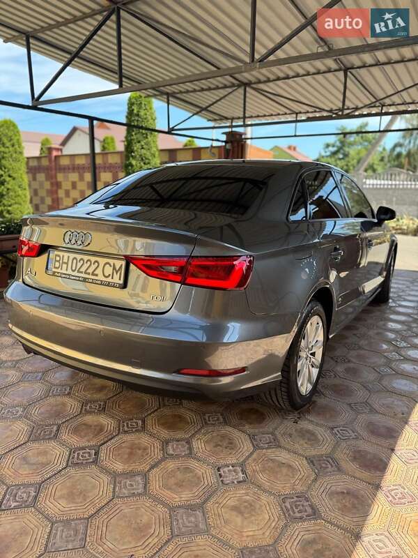 Седан Audi A3 2015 в Одесі