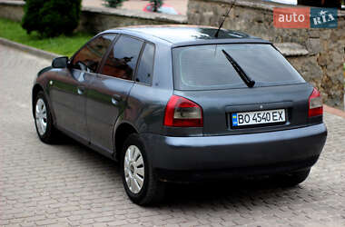 Хэтчбек Audi A3 2002 в 