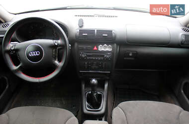 Хэтчбек Audi A3 2002 в 