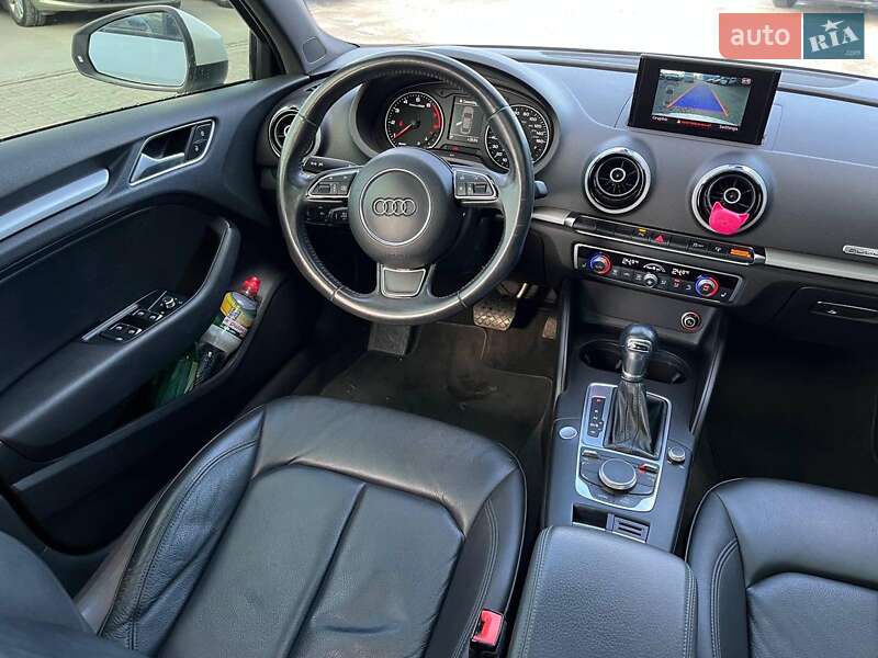 Седан Audi A3 2016 в Львові