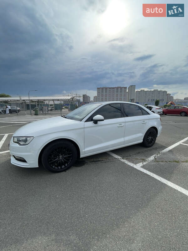 Седан Audi A3 2016 в Києві