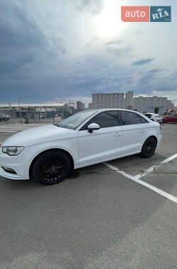 Седан Audi A3 2016 в 
