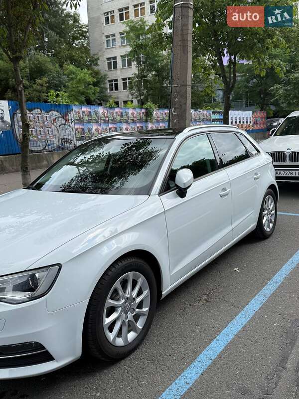 Хэтчбек Audi A3 2016 в Киеве