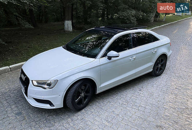 Седан Audi A3 2015 в Черновцах