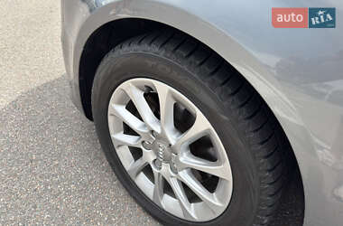 Хэтчбек Audi A3 2016 в 