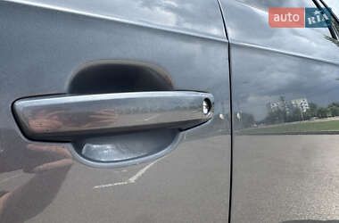 Хэтчбек Audi A3 2016 в 