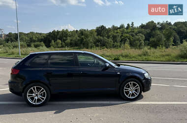 Хэтчбек Audi A3 2004 в 