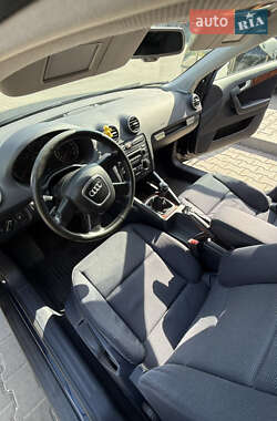 Хэтчбек Audi A3 2004 в 