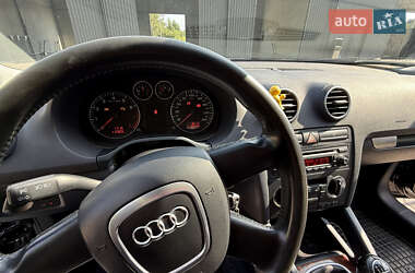 Хэтчбек Audi A3 2004 в 