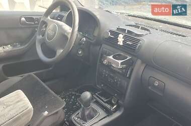 Хэтчбек Audi A3 2002 в 