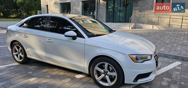 Седан Audi A3 2014 в Запоріжжі