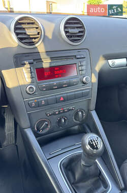 Кабриолет Audi A3 2011 в 