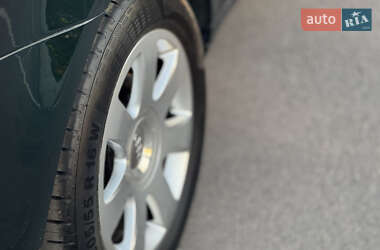 Хэтчбек Audi A3 2006 в 