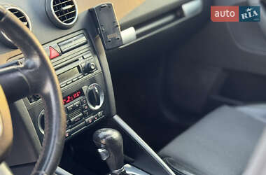 Хэтчбек Audi A3 2006 в 