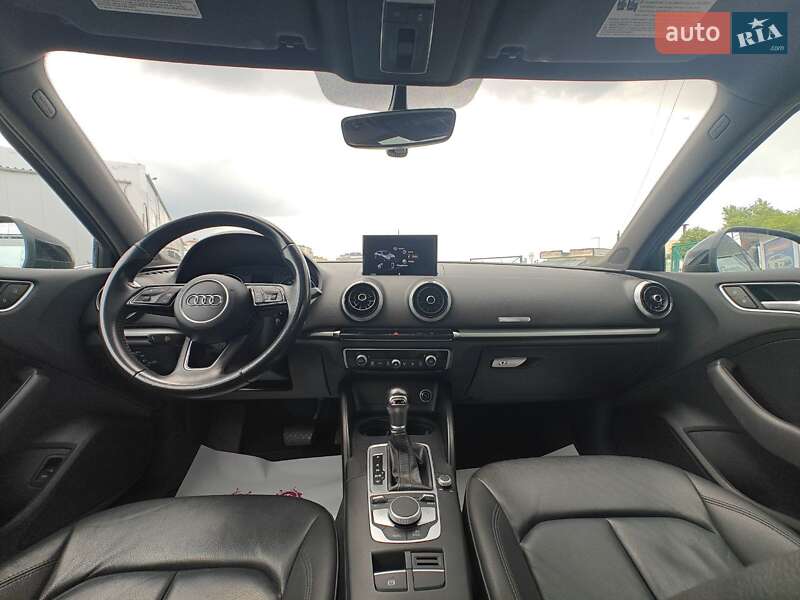 Седан Audi A3 2016 в Львові