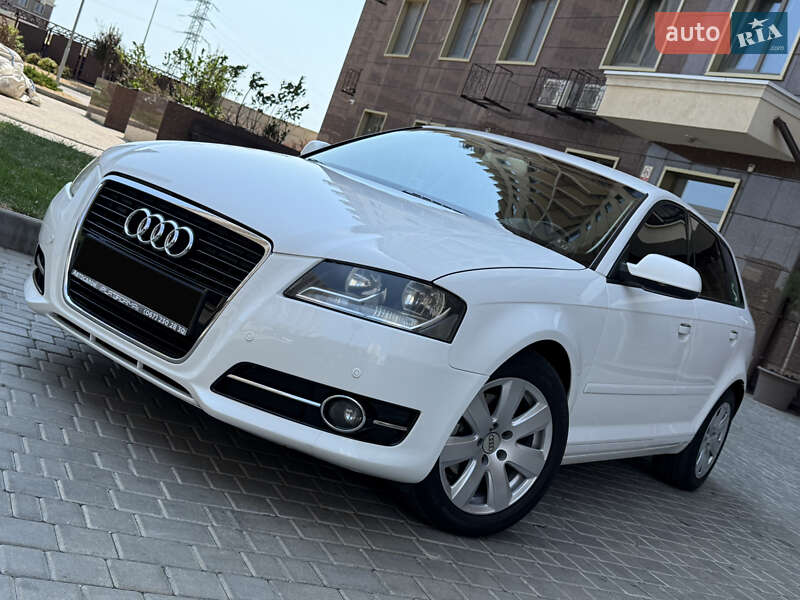 Хэтчбек Audi A3 2013 в Одессе