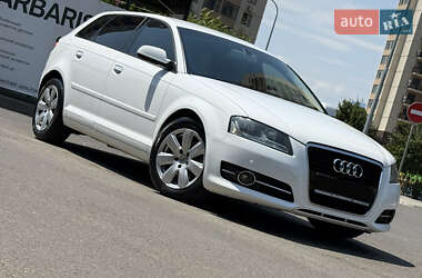 Хэтчбек Audi A3 2013 в 