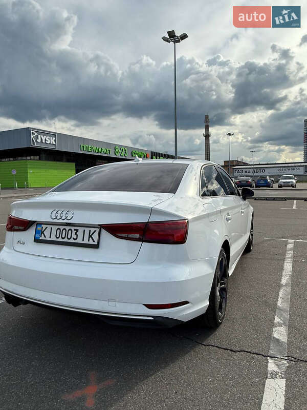 Седан Audi A3 2018 в Киеве