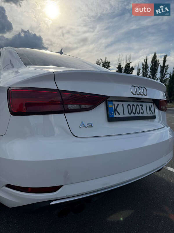 Седан Audi A3 2018 в Киеве