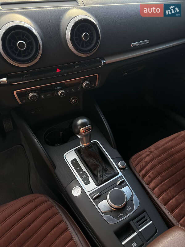 Седан Audi A3 2018 в Киеве