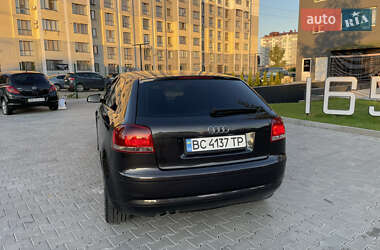 Хэтчбек Audi A3 2004 в 