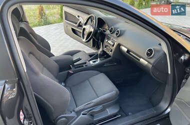 Хэтчбек Audi A3 2004 в 