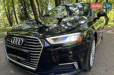 Хэтчбек Audi A3 2017 в 