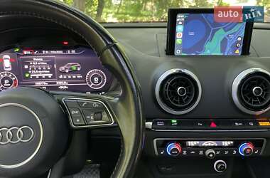 Хэтчбек Audi A3 2017 в 