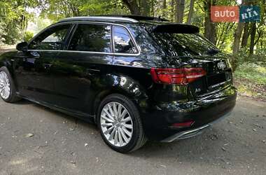 Хэтчбек Audi A3 2017 в 