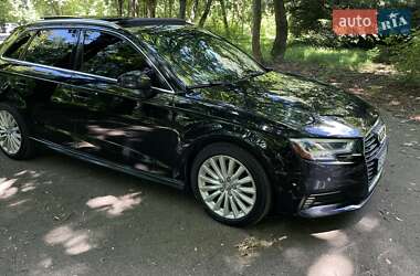 Хэтчбек Audi A3 2017 в 