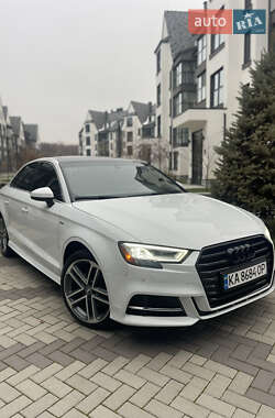 Седан Audi A3 2018 в Киеве
