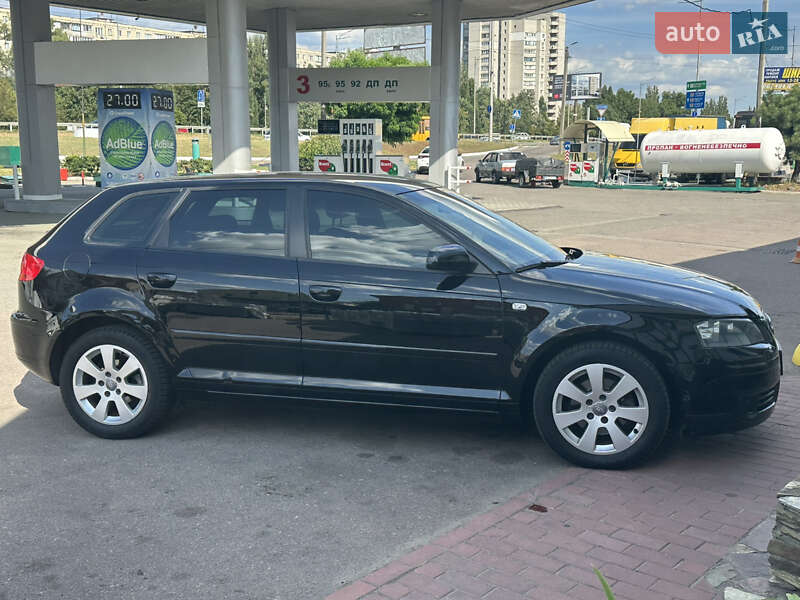 Хэтчбек Audi A3 2008 в 