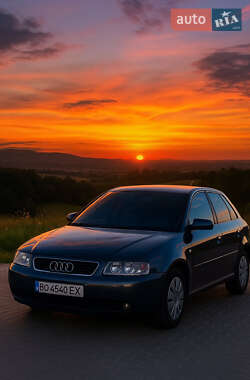 Хэтчбек Audi A3 2002 в Кременце