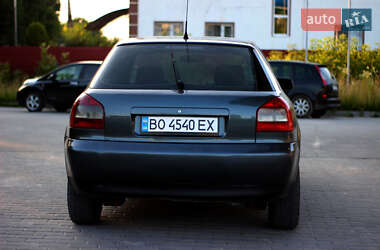 Хетчбек Audi A3 2002 в 
