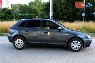 Хетчбек Audi A3 2002 в 