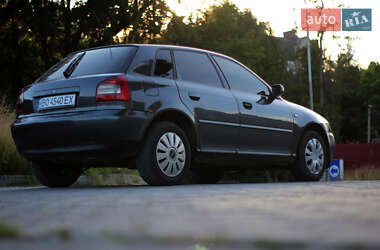 Хетчбек Audi A3 2002 в 