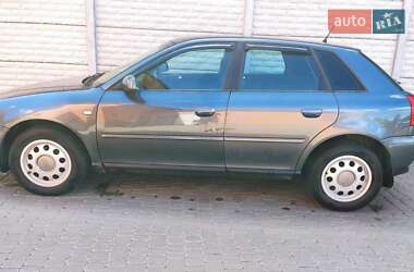 Хэтчбек Audi A3 2002 в 