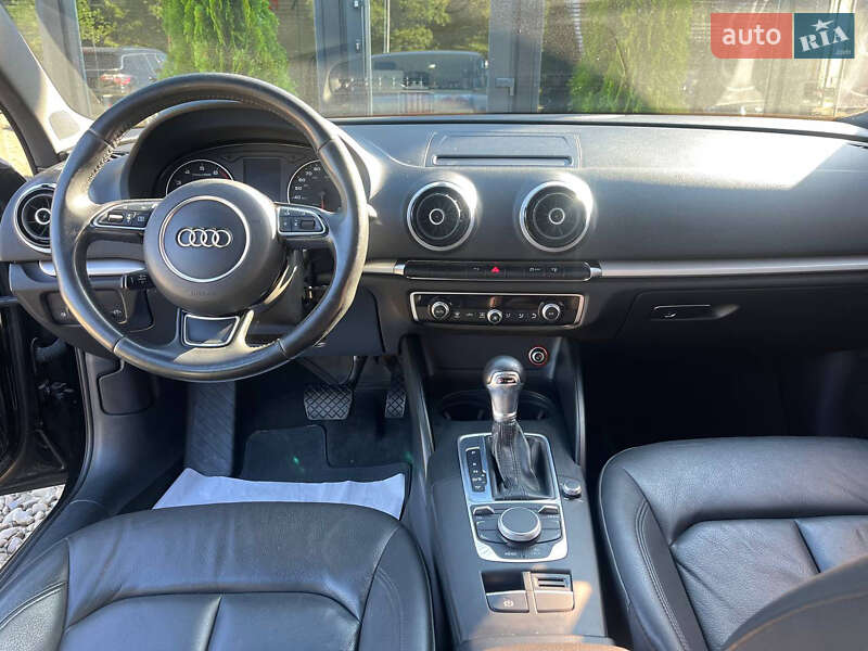 Седан Audi A3 2016 в Львове