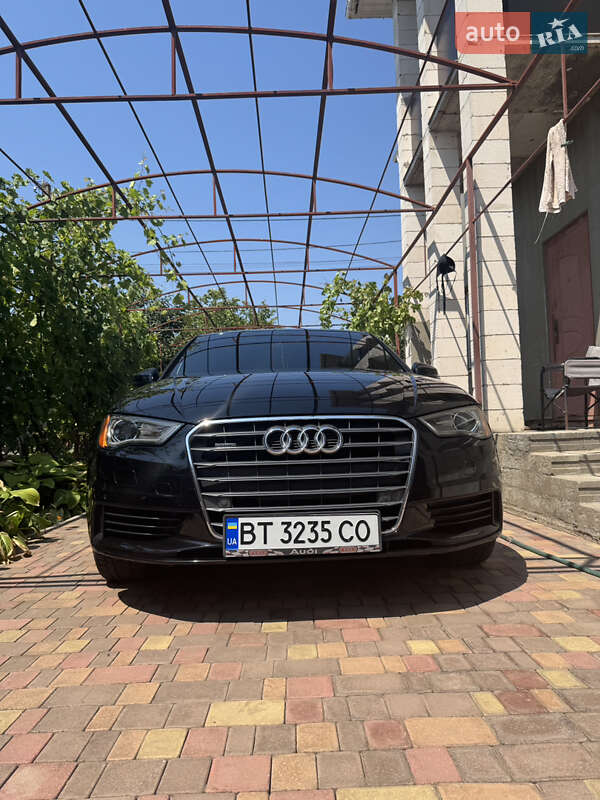 Седан Audi A3 2015 в 