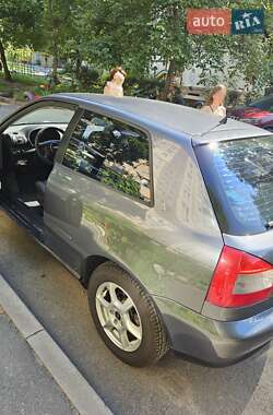Хэтчбек Audi A3 2003 в 