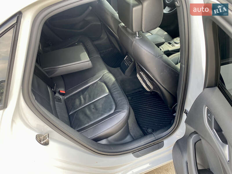 Седан Audi A3 2015 в Рівному