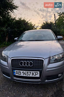 Хэтчбек Audi A3 2004 в 