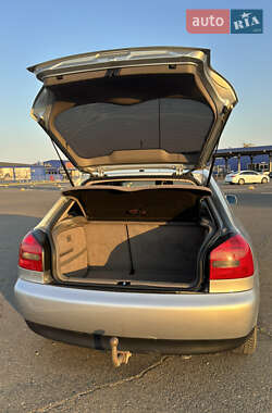 Хэтчбек Audi A3 1997 в 