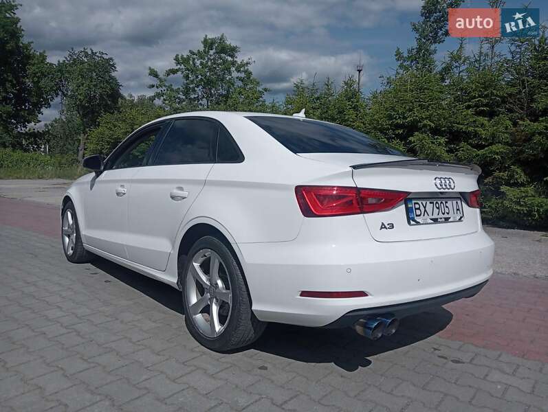Седан Audi A3 2015 в Шепетовке