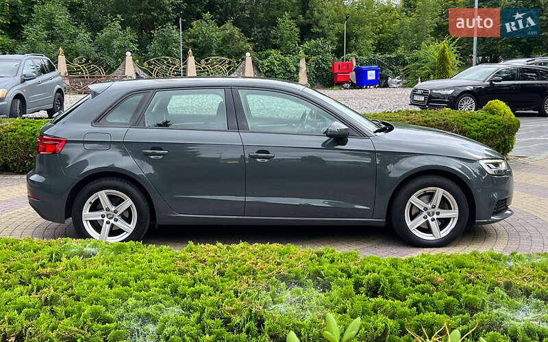 Хэтчбек Audi A3 2019 в Львове