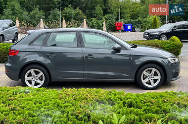 Хэтчбек Audi A3 2019 в 