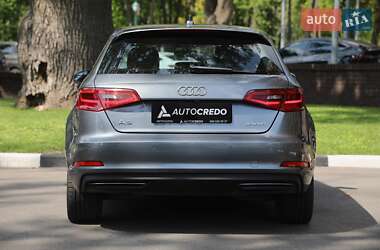 Хэтчбек Audi A3 2015 в 