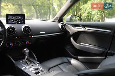 Хэтчбек Audi A3 2015 в 