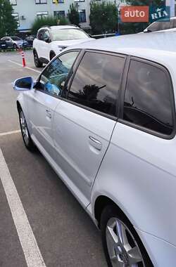 Хэтчбек Audi A3 2012 в 