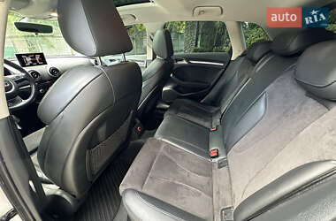 Хэтчбек Audi A3 2016 в 